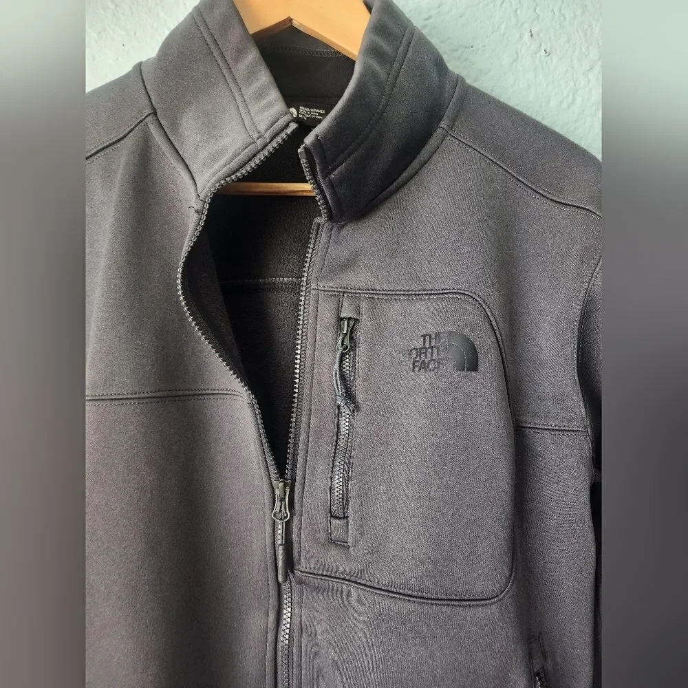 The North Face Men's Black Jacket Zip Up